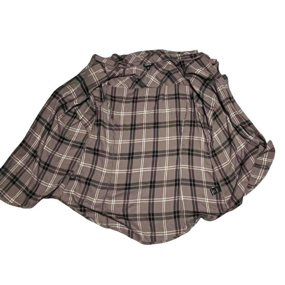 Torrid Plaid Button-Up Shirt Gray and Black Size 1 - Picture 4 of 7